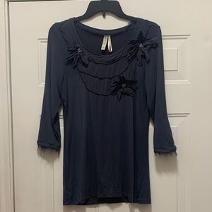 3/$15 Kische Midnight Blue Floral Accent Beaded Blouse Size Small